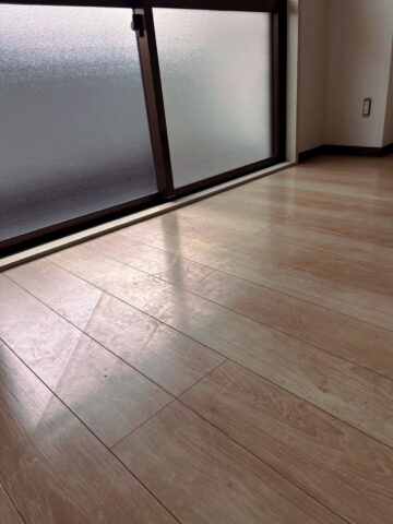フローリングの清掃前