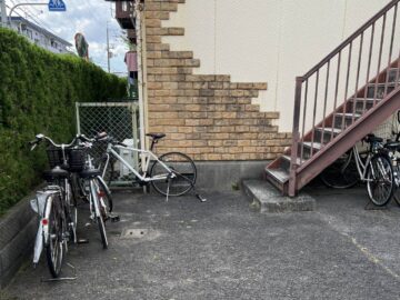 アパートの階段